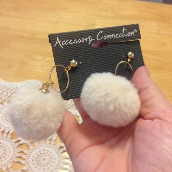 Earrings Bundle - Costume Jewelry in muted tones and animal print - Picture 3 of 6